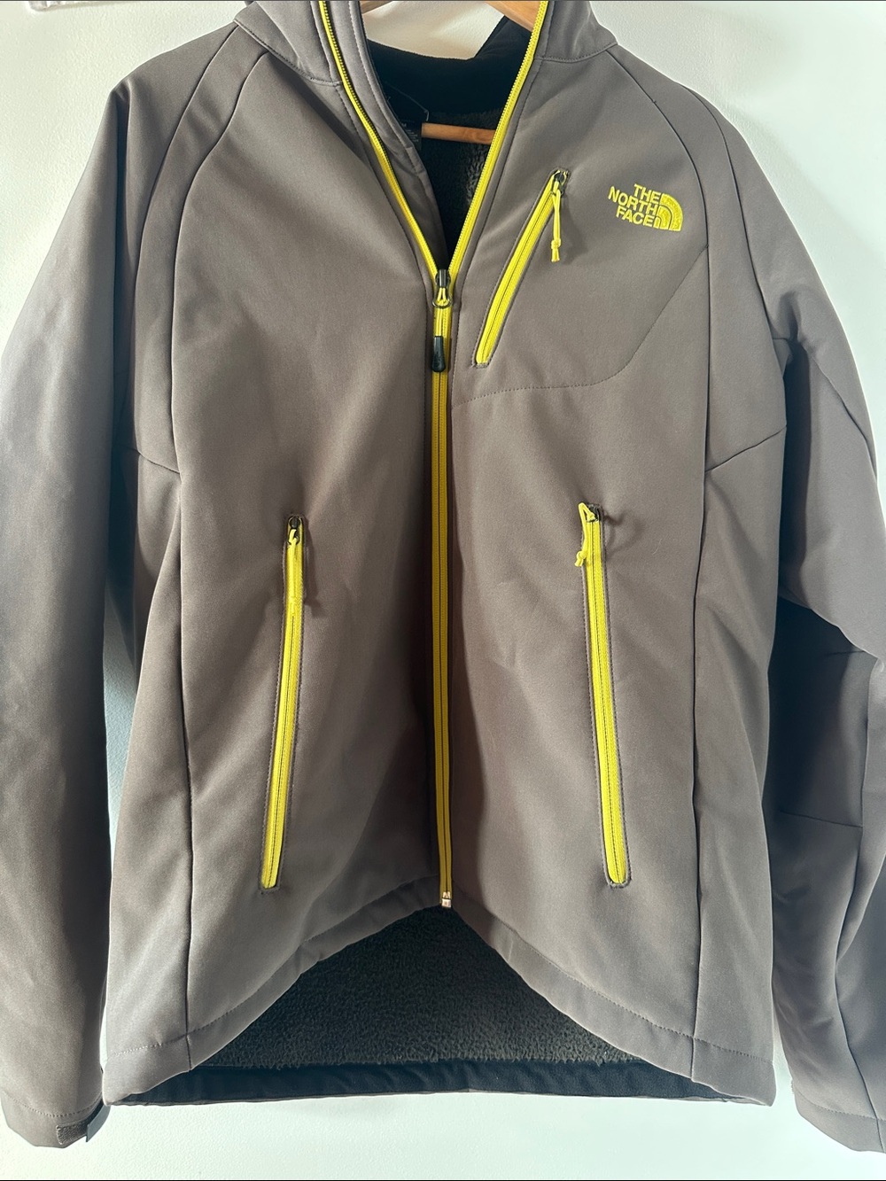 The North Face Apex Softshell Jacket Men's [M] Grey Brown Yellow Zip High-Pil